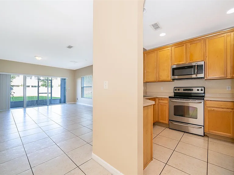 9400 Flowering Cottonwood Rd — Photo 4