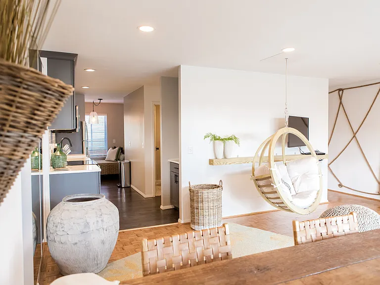 Oregon Mews — Photo 23
