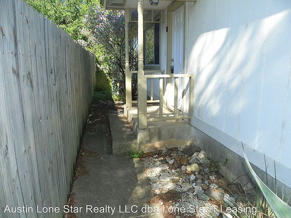 3rd image of 4402 Limewood Ct #B
