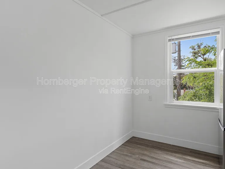 1911 W 2nd Ave #4 — Photo 7