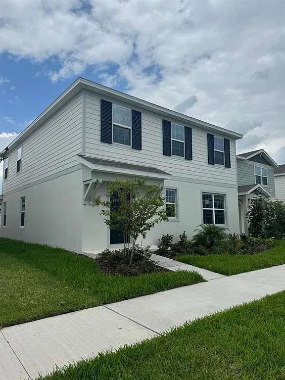 4 bed, 3.0 bath, 2288 sqft, $2,450 — Photo 2