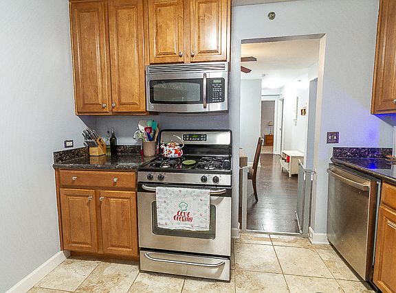 5th image of 1919 S Wolf Rd #1-122
