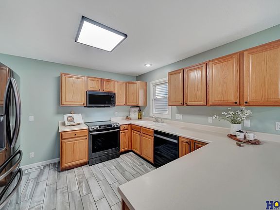 3rd image of 2837 Whitlock Rd