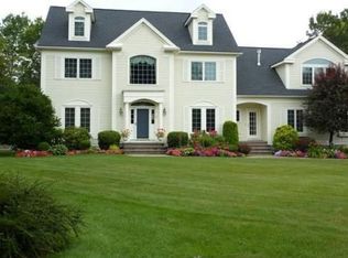 3 Sturbridge Rd, Medfield, MA 02052