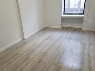 537 W 49th St #1A, New York, NY 10019