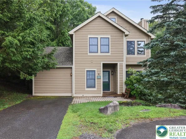 153 Pine Ct, Tannersville, PA 18372