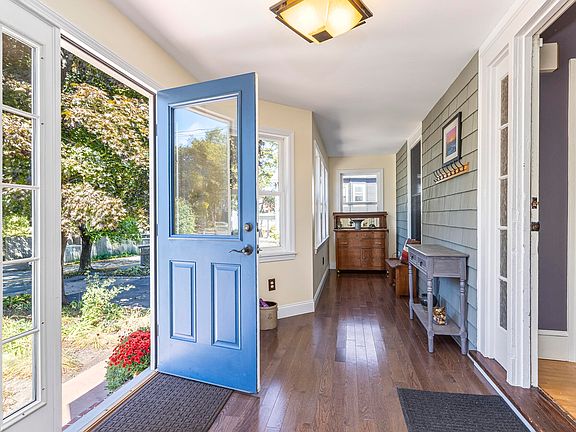 3rd image of 205 Woodford Street