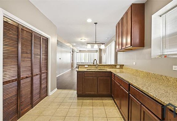 5th image of 323 Memorial Dr #2