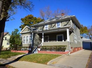 378 Algona Ave #1, Elgin, IL 60120