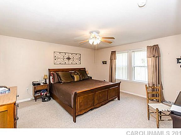 5th image of 153 Pine Valley Dr
