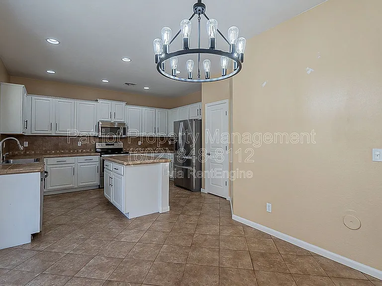2078 E Flint St — Photo 3