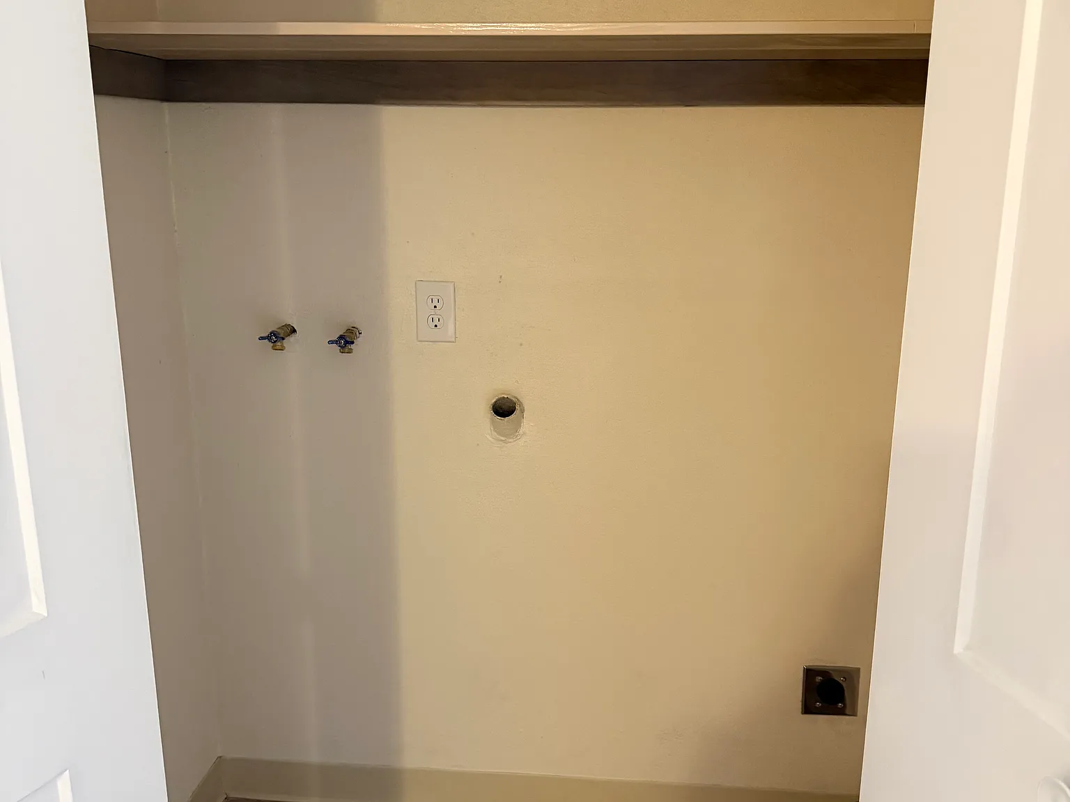 2 bed, 1.5 bath, 1000 sqft, $1,100 — Photo 4