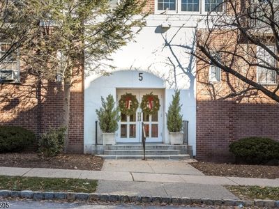 5 Roosevelt Pl, Montclair, NJ, 07042