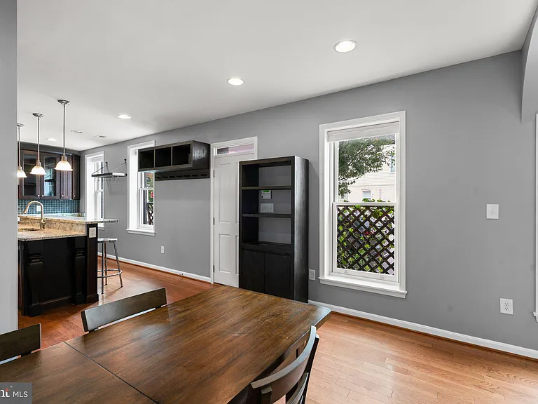 300 S Robinson St — Photo 11