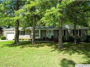 707 Azalea St NW, Hartselle, AL 35640