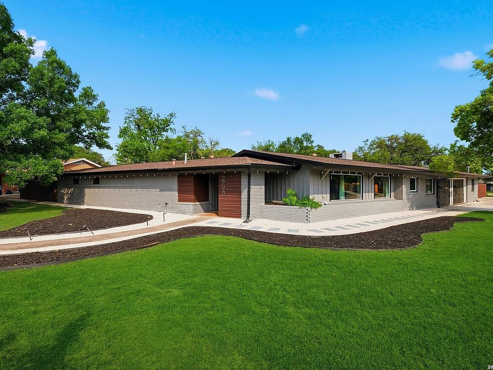 1st image of 200 CAROLWOOD DR