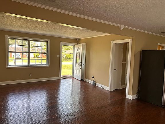 Open Living/ Dining Room