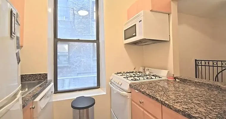 Rented by REAL New York | media 21
