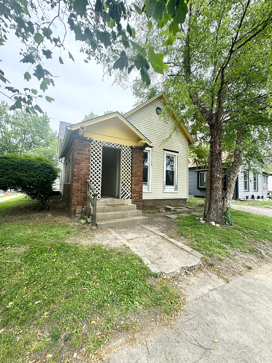 Building Photo - 711 California St