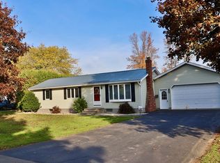 16 Stewart St, Rouses Pt, NY 12979