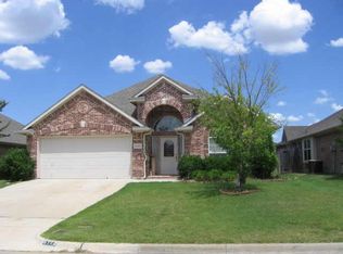6113 Reddenson Dr, Fort Worth, TX 76132