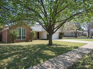 4117 Meadow Dr, Grapevine, TX 76051