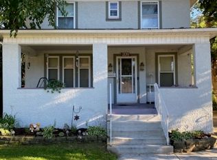 209 Jefferson Ave, Elgin, IL 60120