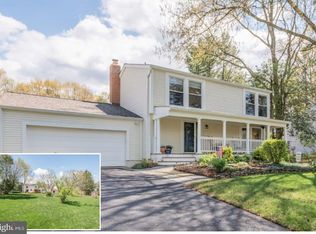 10907 Howland Dr, Reston, VA 20191