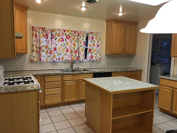 5th image of 216 Florence St #A