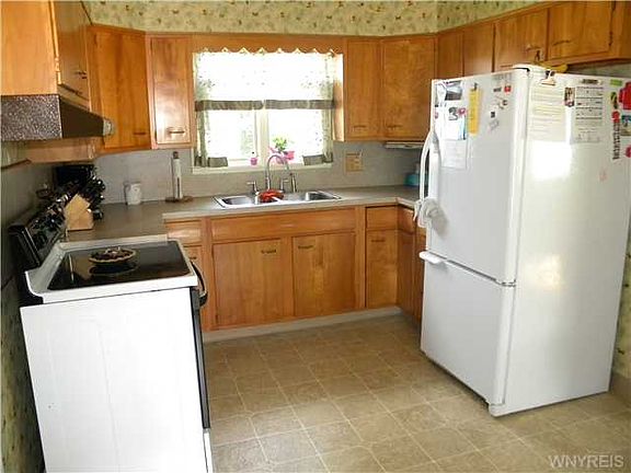 2nd image of 127 E Forest Ave