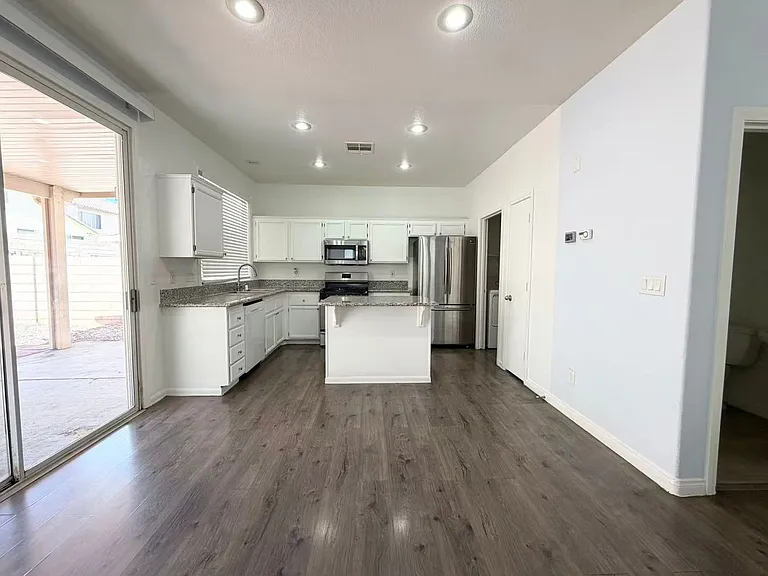 8164 Shellstone Ave — Photo 5