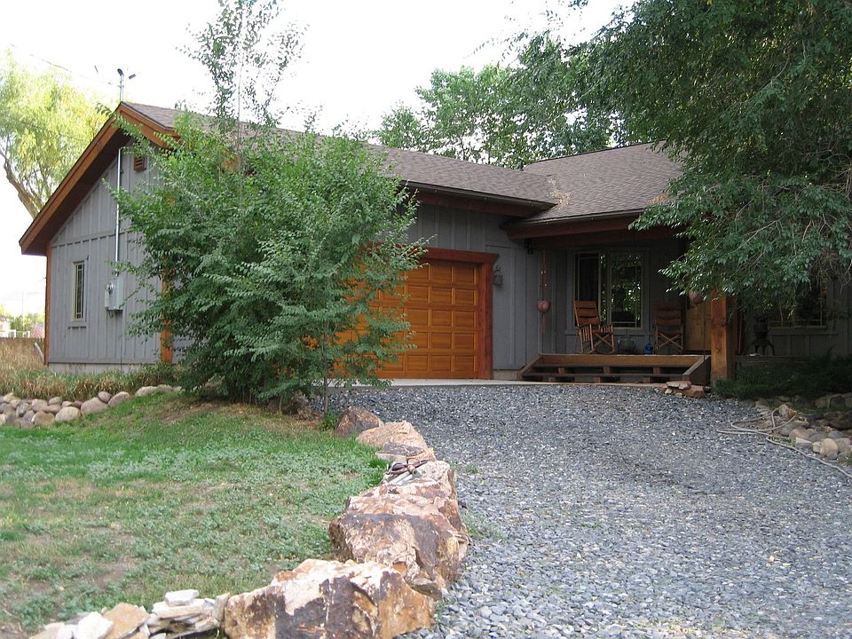 Rustic Comtempory in Center of Old Town Heber!