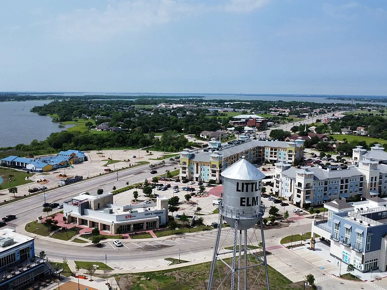 The Village at Lakefront — Photo 18