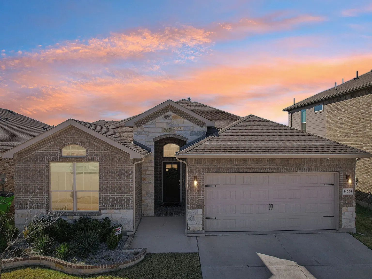 4 bed, 1816 sqft, $2,600 — Photo 1