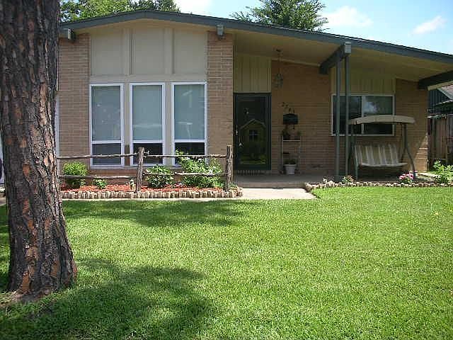 1st image of 2503 Muscadine Ln