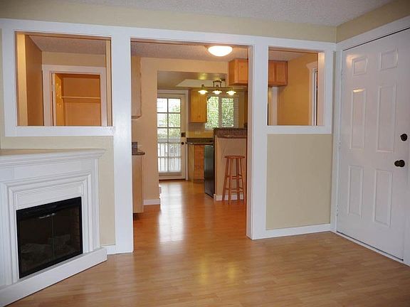 Electric Fireplace, Open Layout