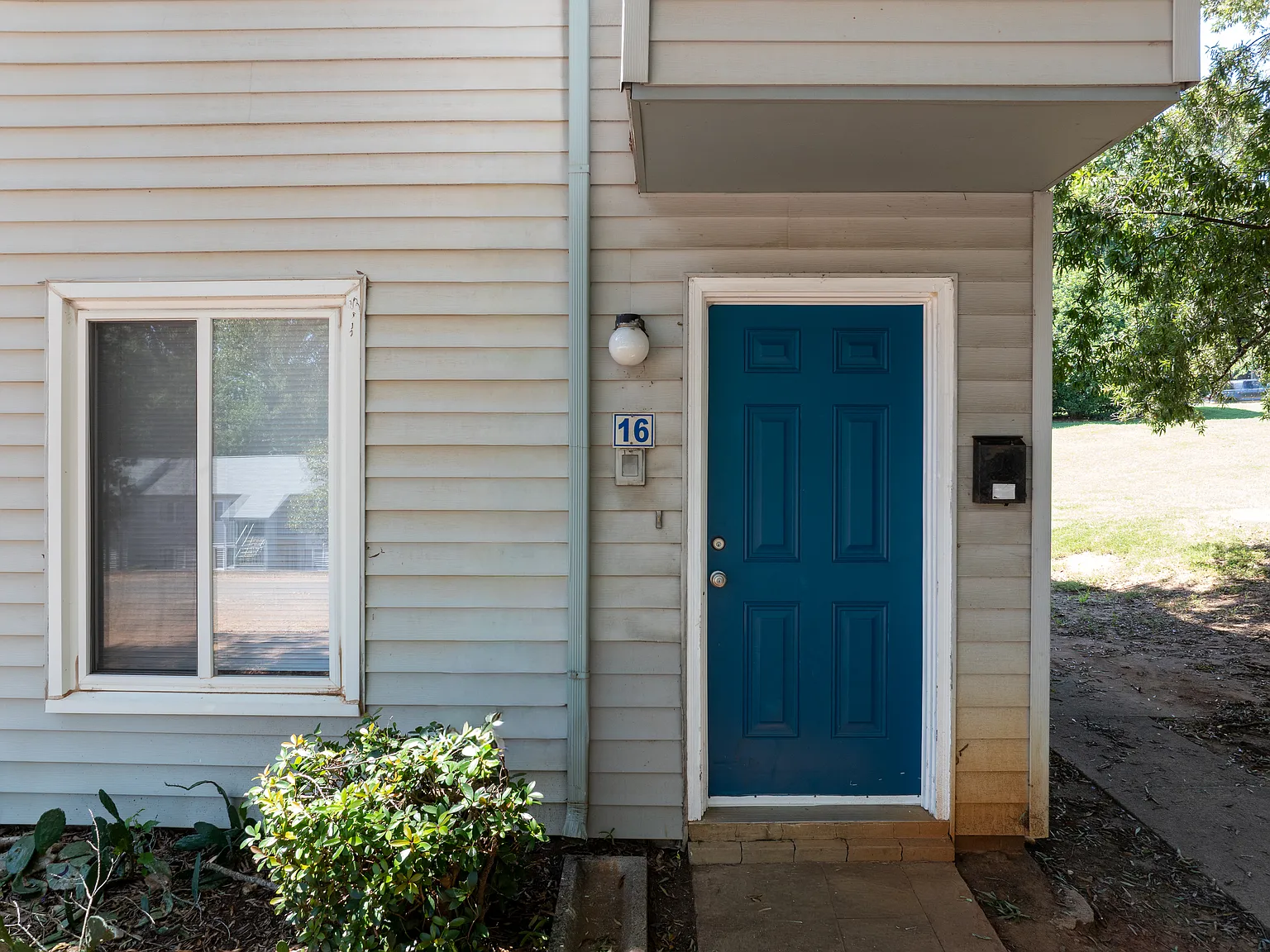 2 bed, 1030 sqft, $1,500 — Photo 1