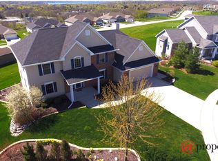 390 Boulder Ridge Ct, Lake Geneva, WI 53147