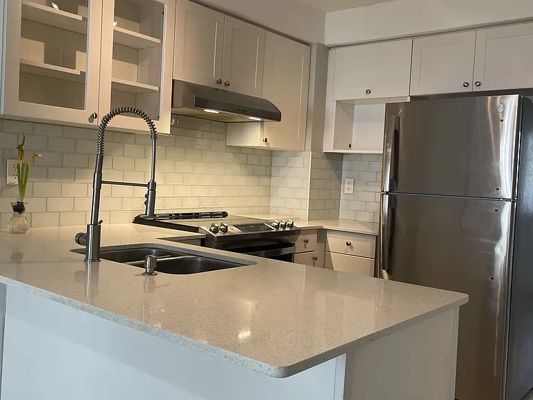 923 Attersley Dr — Photo 36