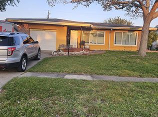 493 Shore Dr, Largo, FL 33771