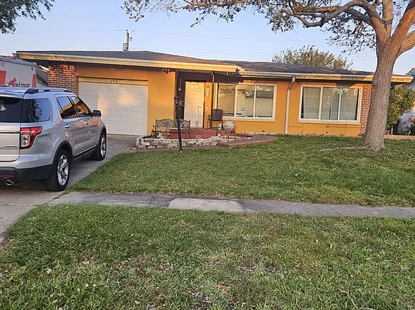 493 Shore Dr, Largo, FL 33771