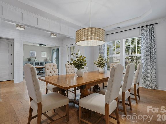 3rd image of 2081 Masons Bend Dr