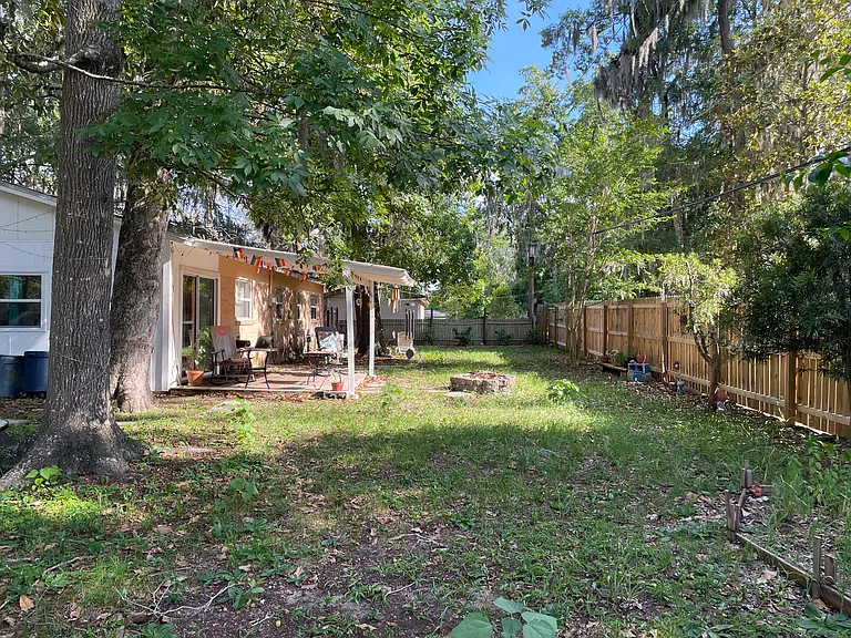 NW 34th St — Photo 15