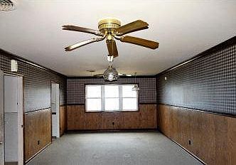 2nd image of 1921 E Lakeview