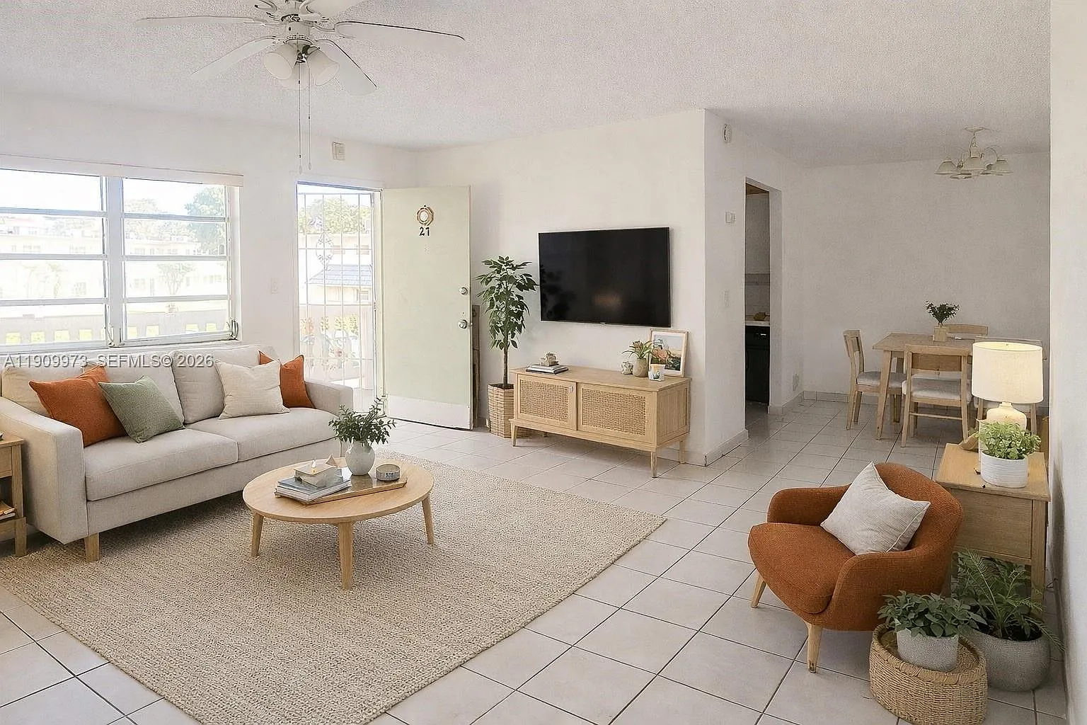 Ro-Mont South Green Condo — Photo 1