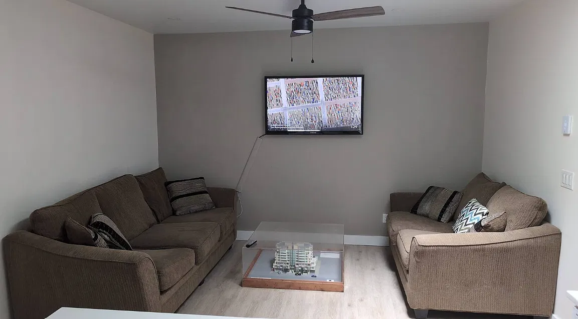734 Rogers Avenue Victoria — Photo 4