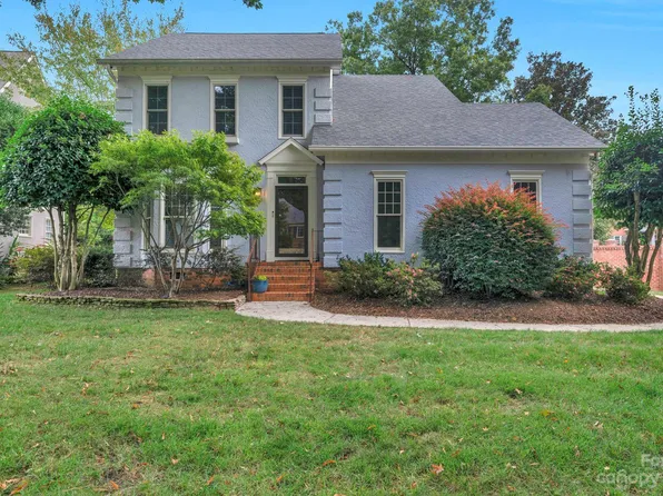 6713 Mahogany Woods Dr, Charlotte, NC 28210