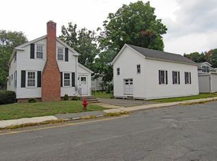 31 Maple St, Easthampton, MA 01027