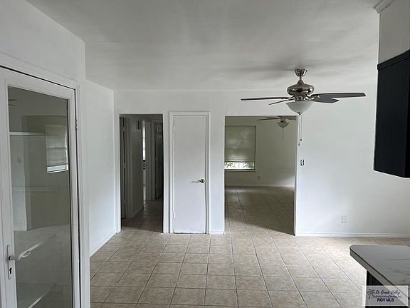5th image of 45 Greenway Dr