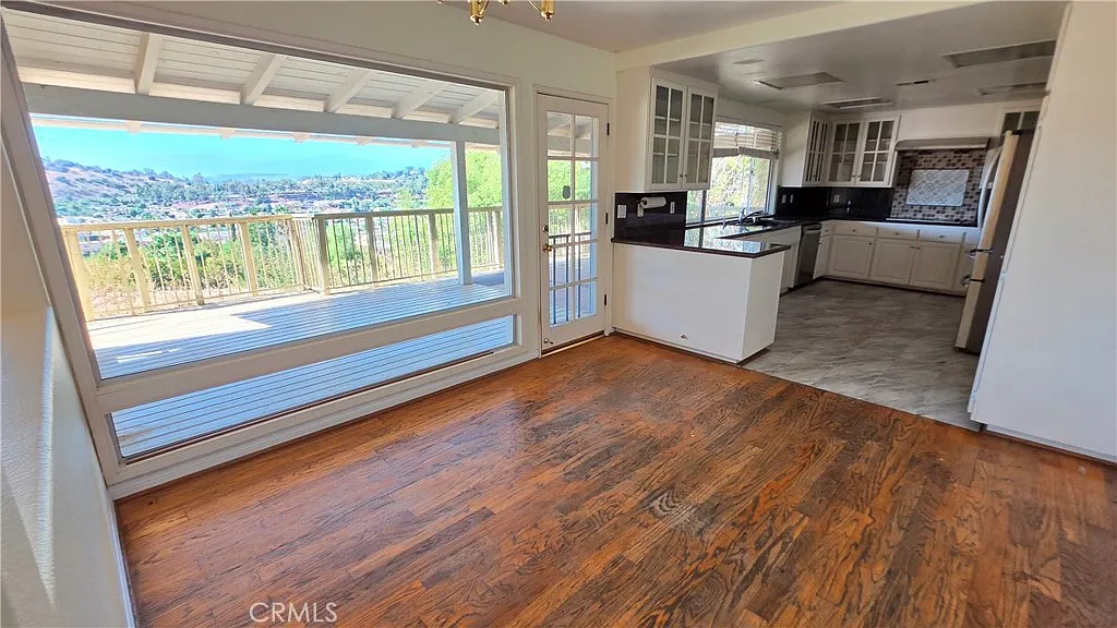 4 bed, 2248 sqft, $3,950 — Photo 4